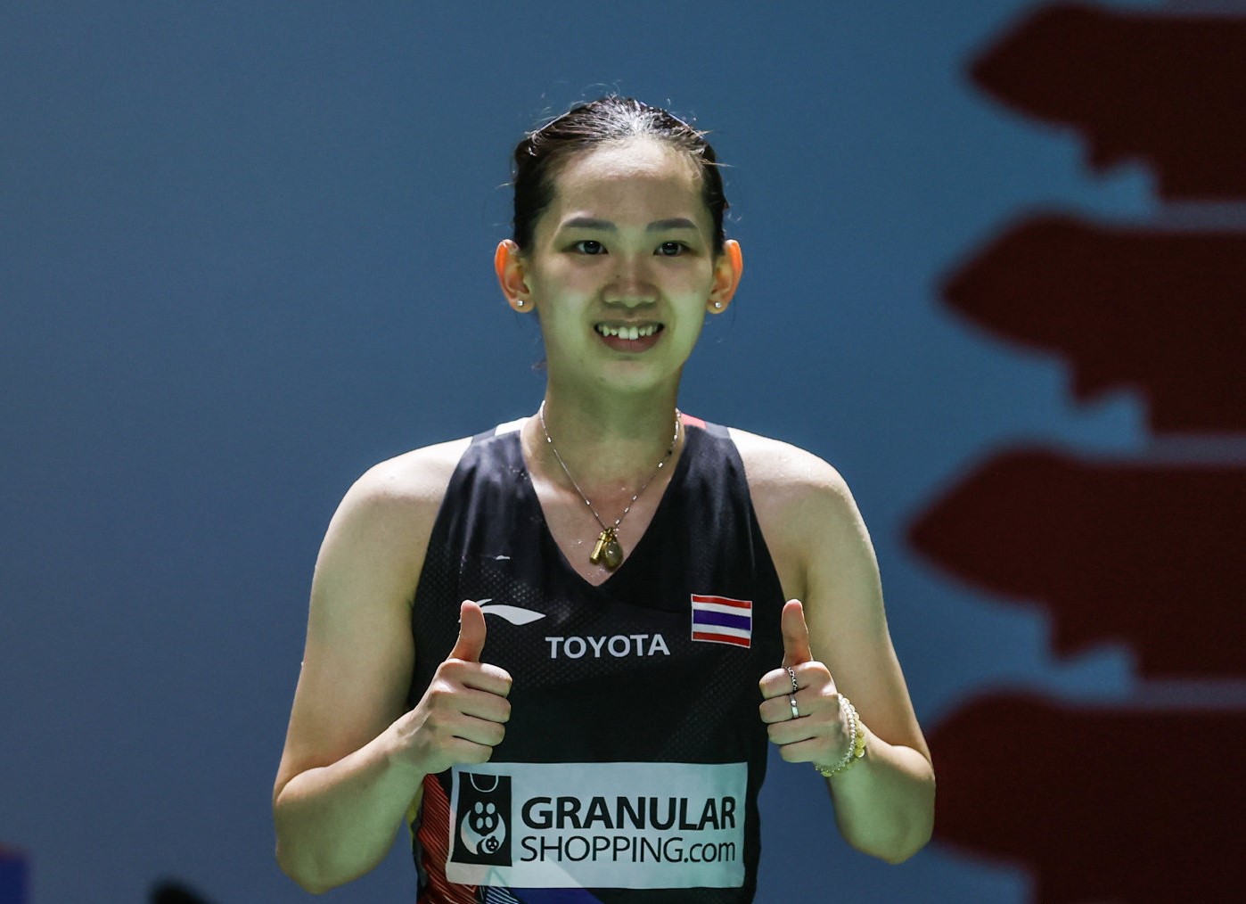 容市场中脱 容市场中脱