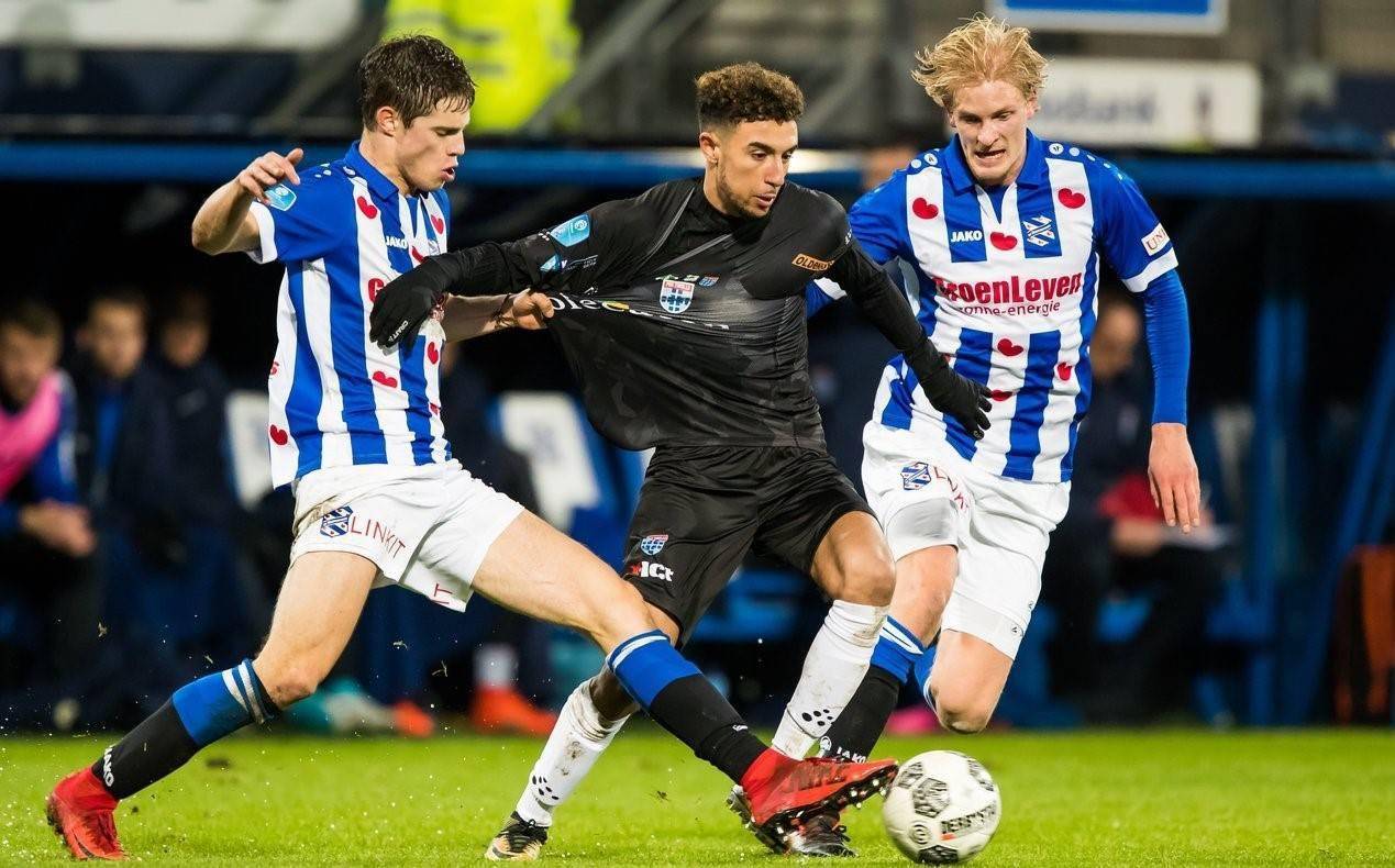 不仅意味着 不仅意味着