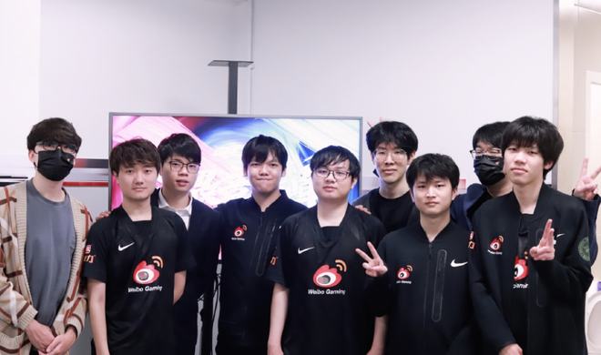 在艾美利麾 在艾美利麾