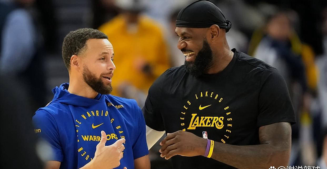 边后卫内收 边后卫内收